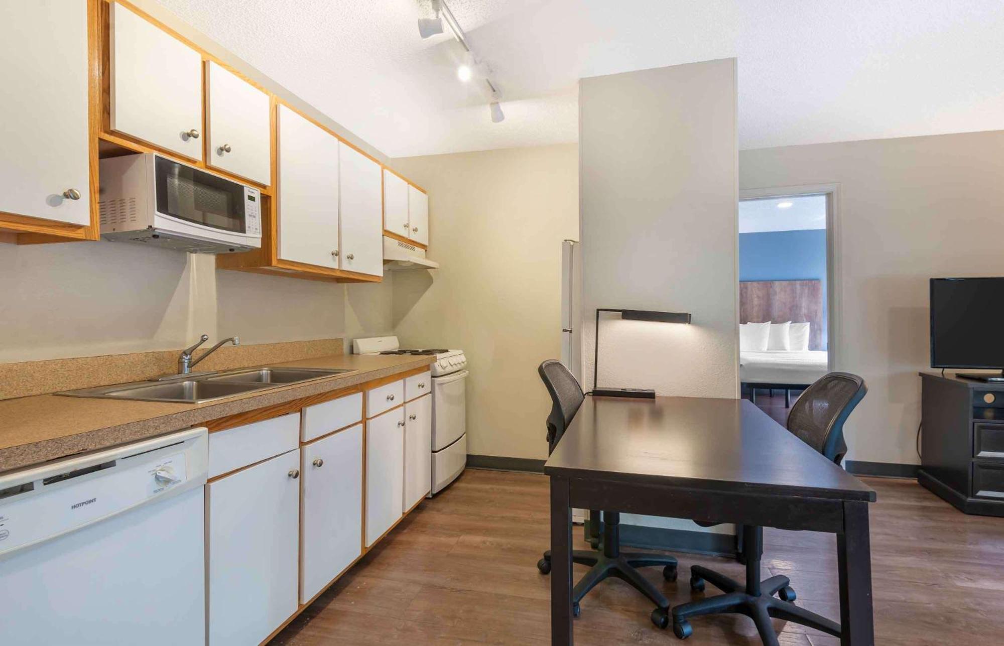 Extended Stay America Select Suites - Charlotte - University Place - E Mccullough Dr Bagian luar foto