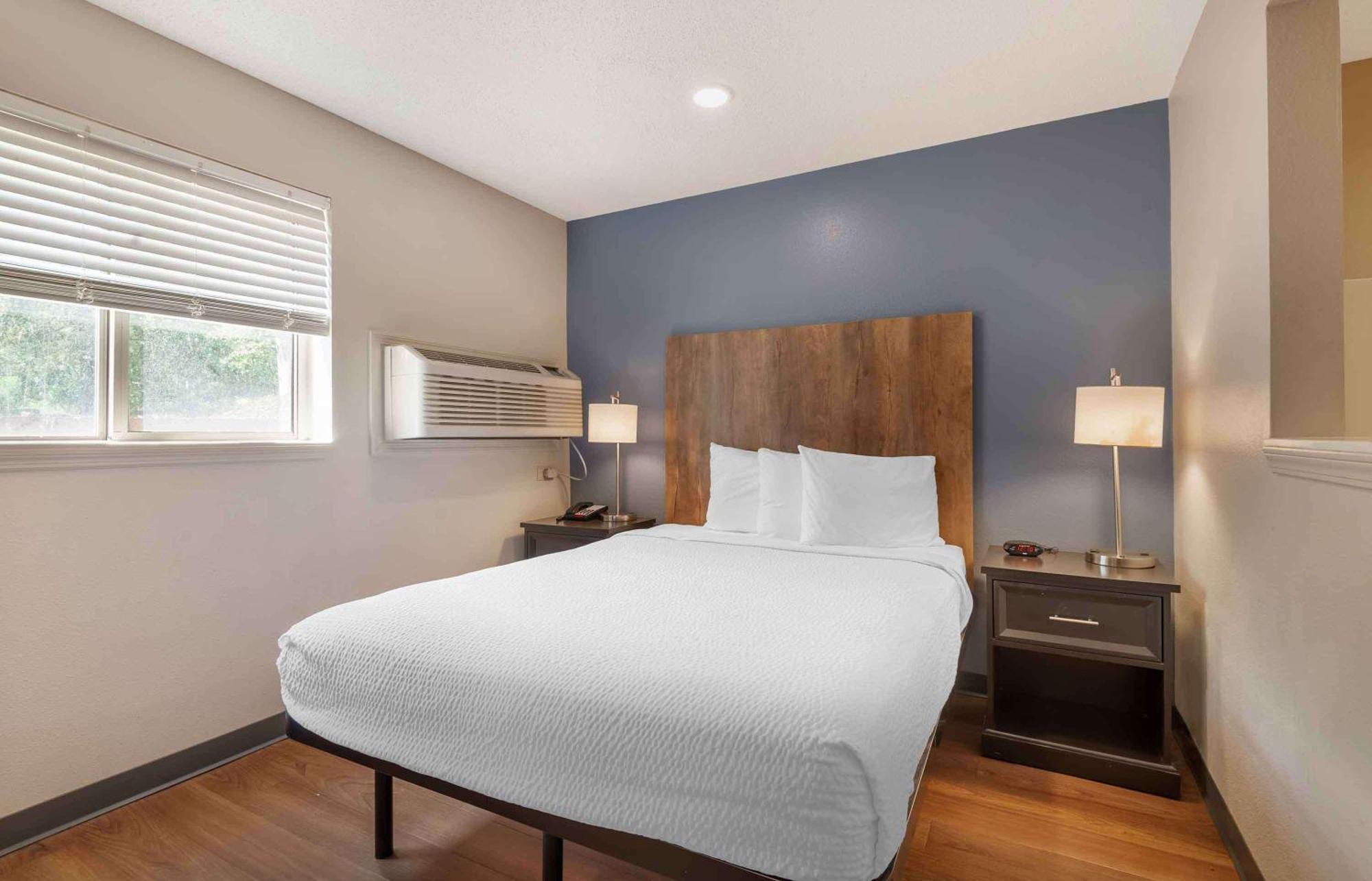 Extended Stay America Select Suites - Charlotte - University Place - E Mccullough Dr Bagian luar foto