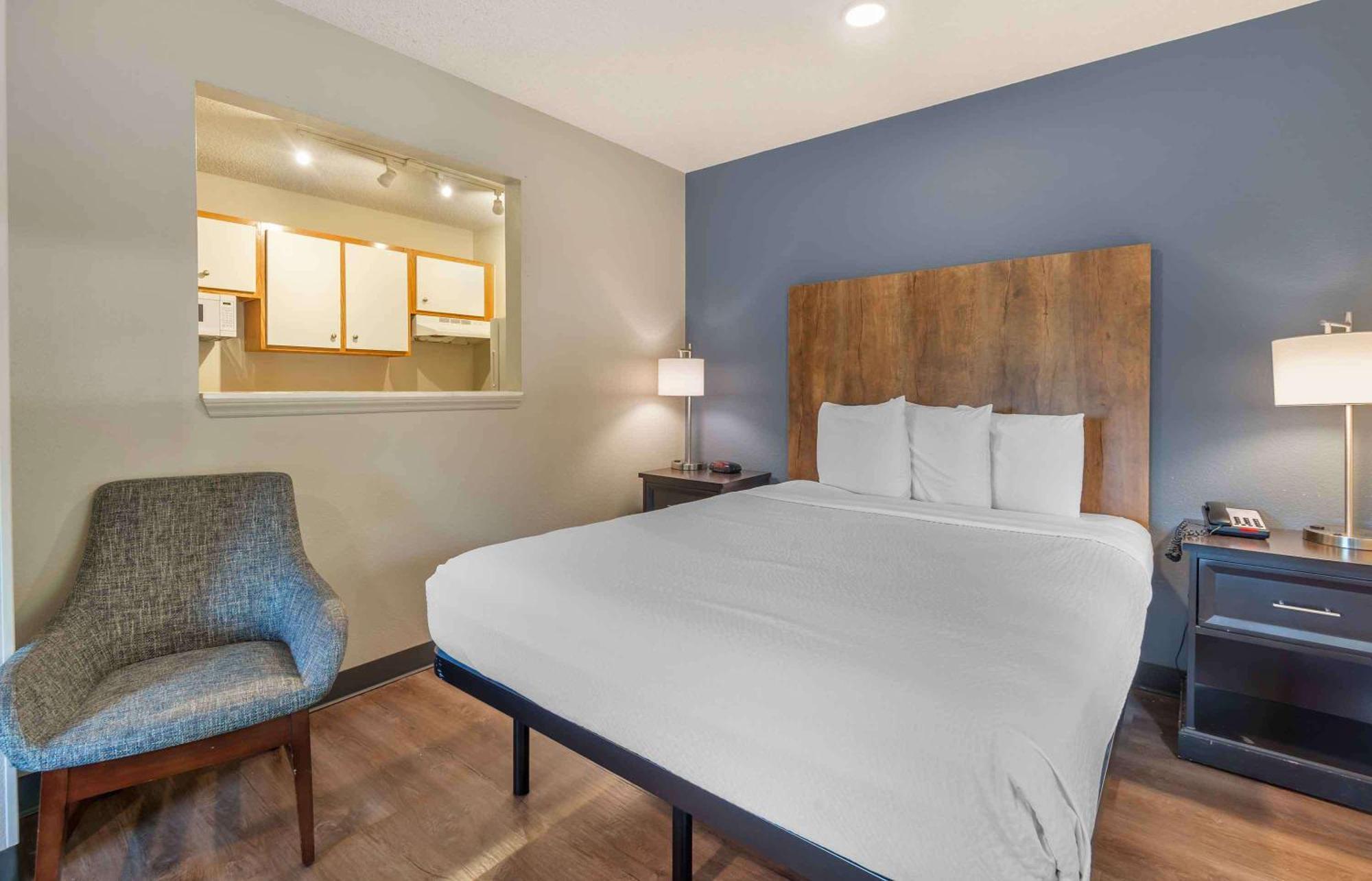Extended Stay America Select Suites - Charlotte - University Place - E Mccullough Dr Bagian luar foto