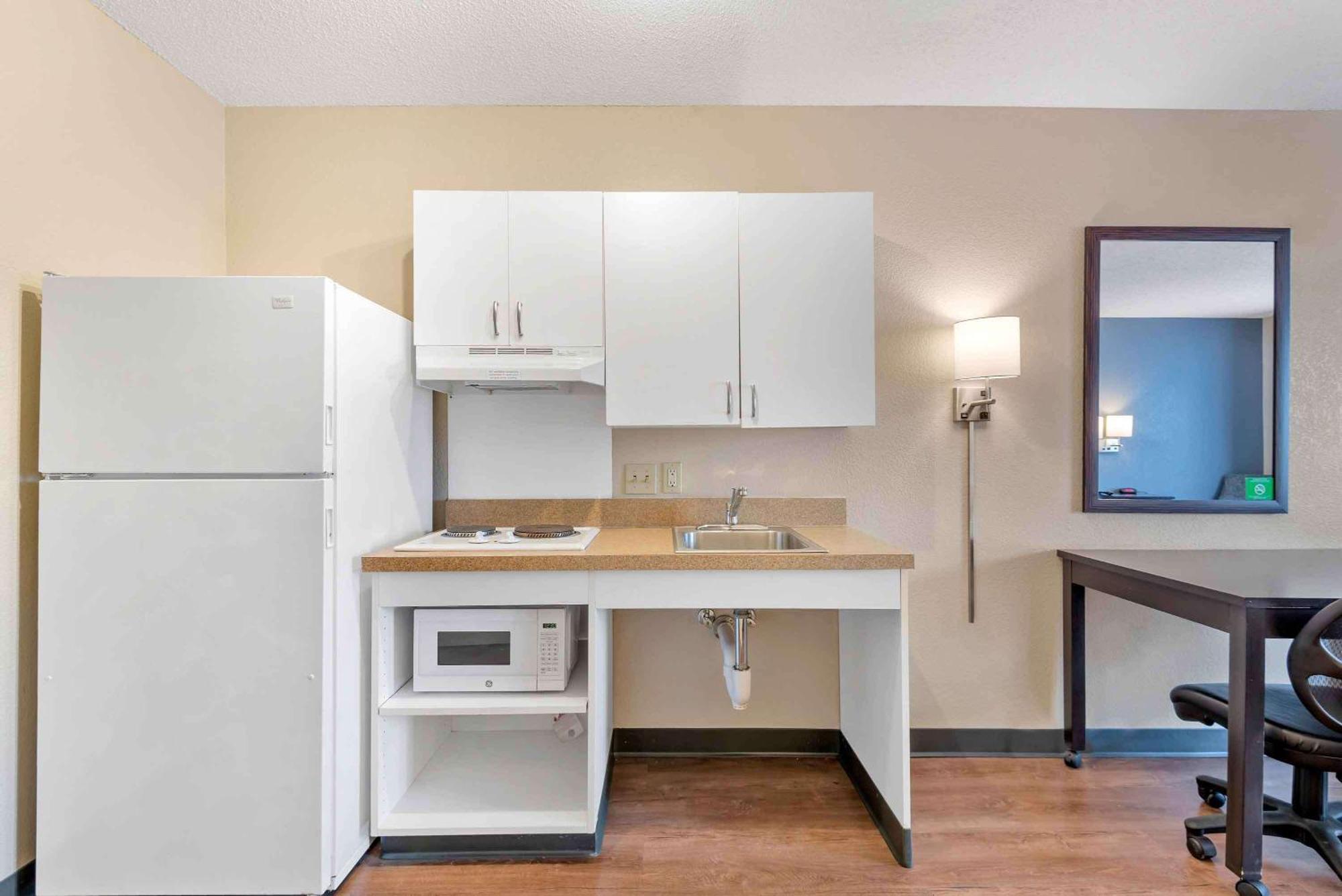 Extended Stay America Select Suites - Charlotte - University Place - E Mccullough Dr Bagian luar foto