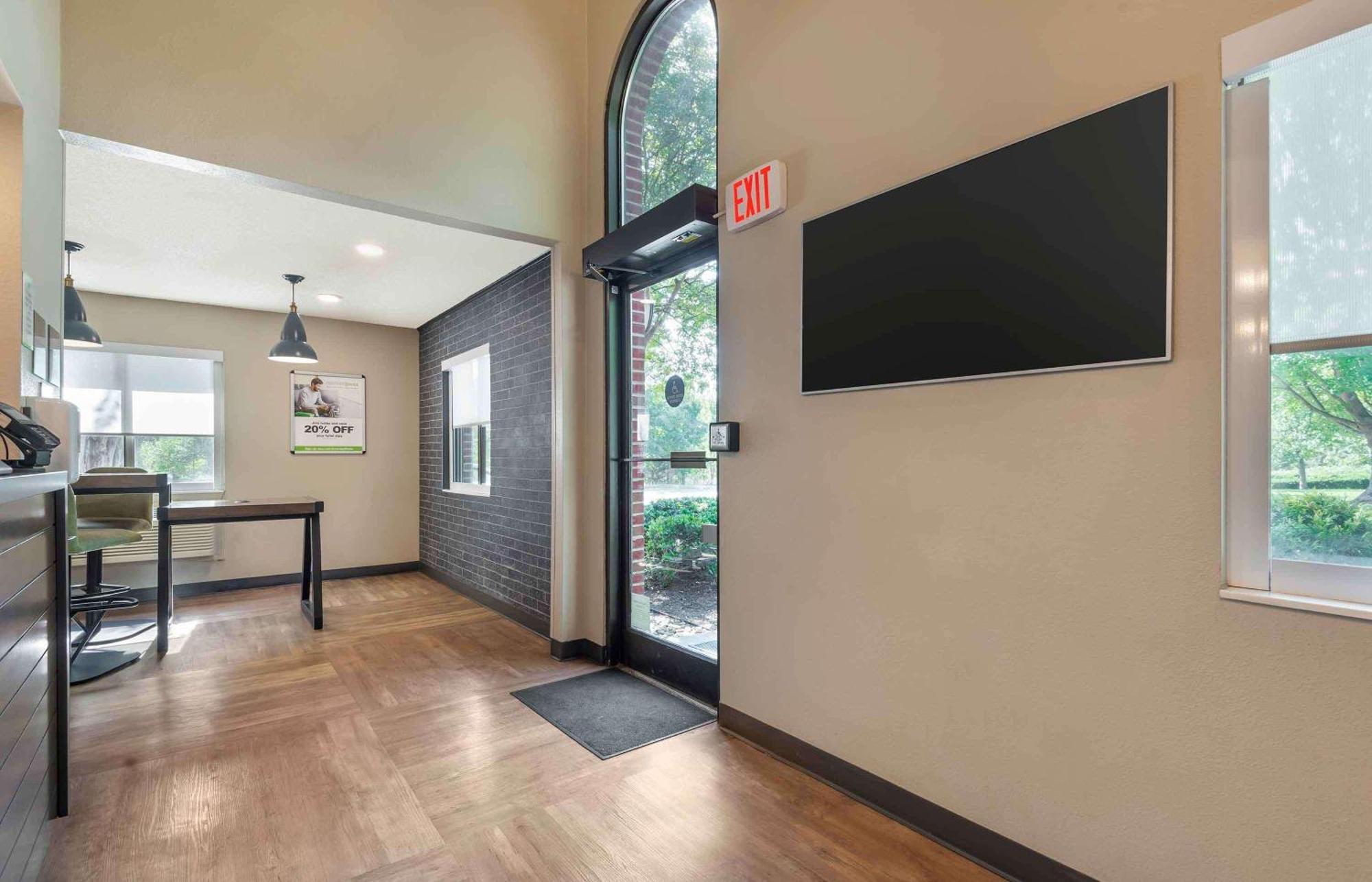 Extended Stay America Select Suites - Charlotte - University Place - E Mccullough Dr Bagian luar foto