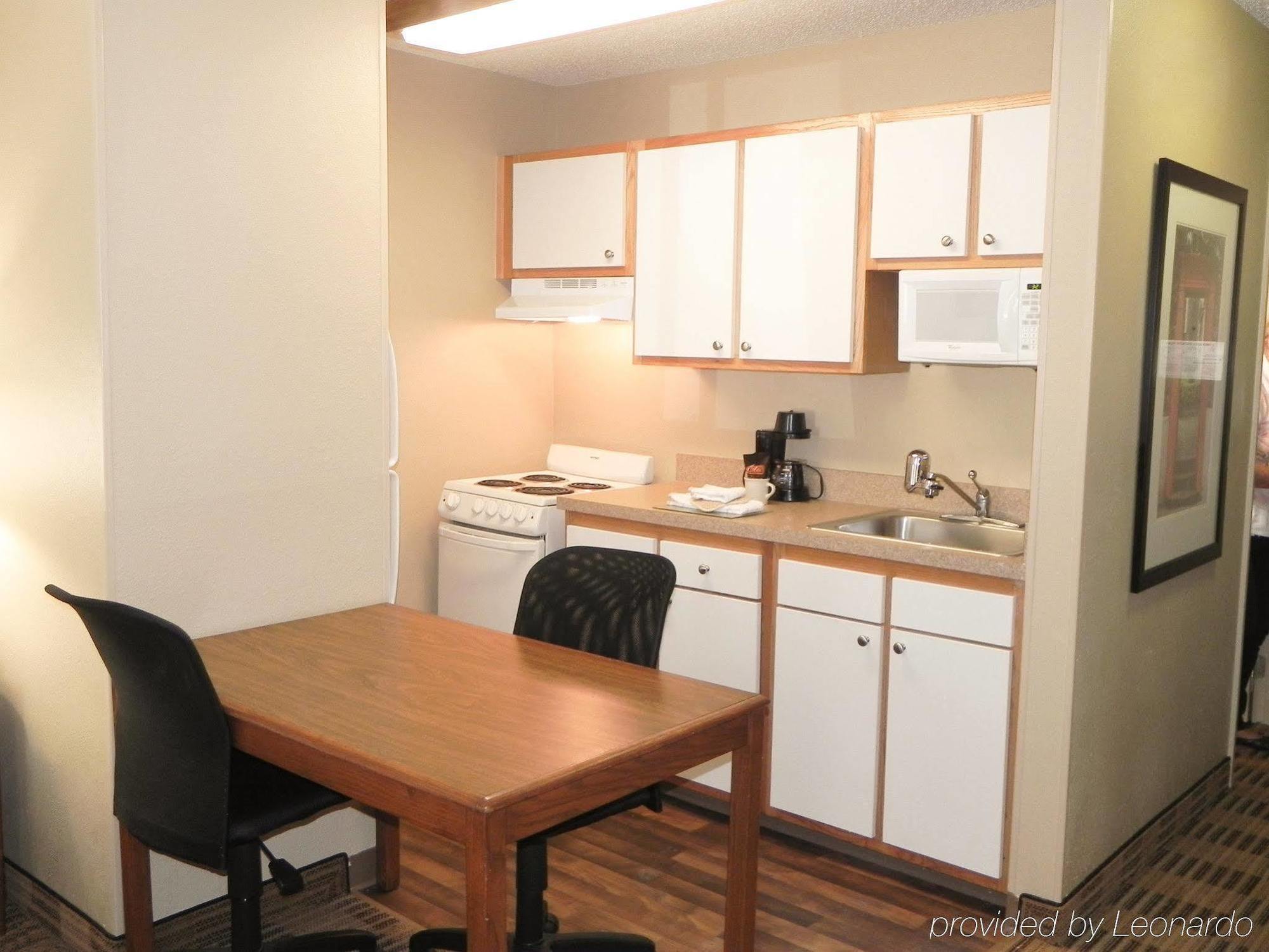 Extended Stay America Select Suites - Charlotte - University Place - E Mccullough Dr Bagian luar foto