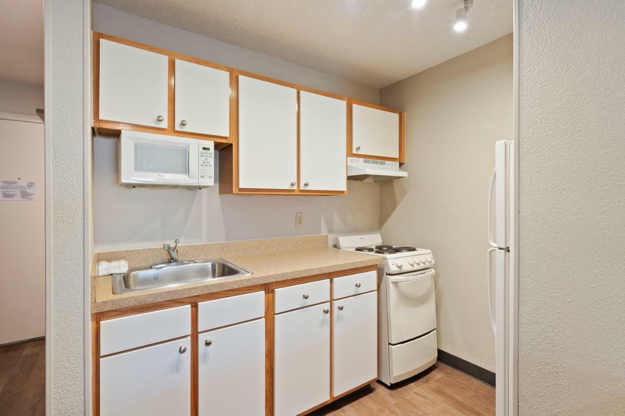 Extended Stay America Select Suites - Charlotte - University Place - E Mccullough Dr Bagian luar foto