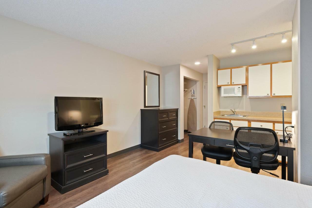 Extended Stay America Select Suites - Charlotte - University Place - E Mccullough Dr Bagian luar foto